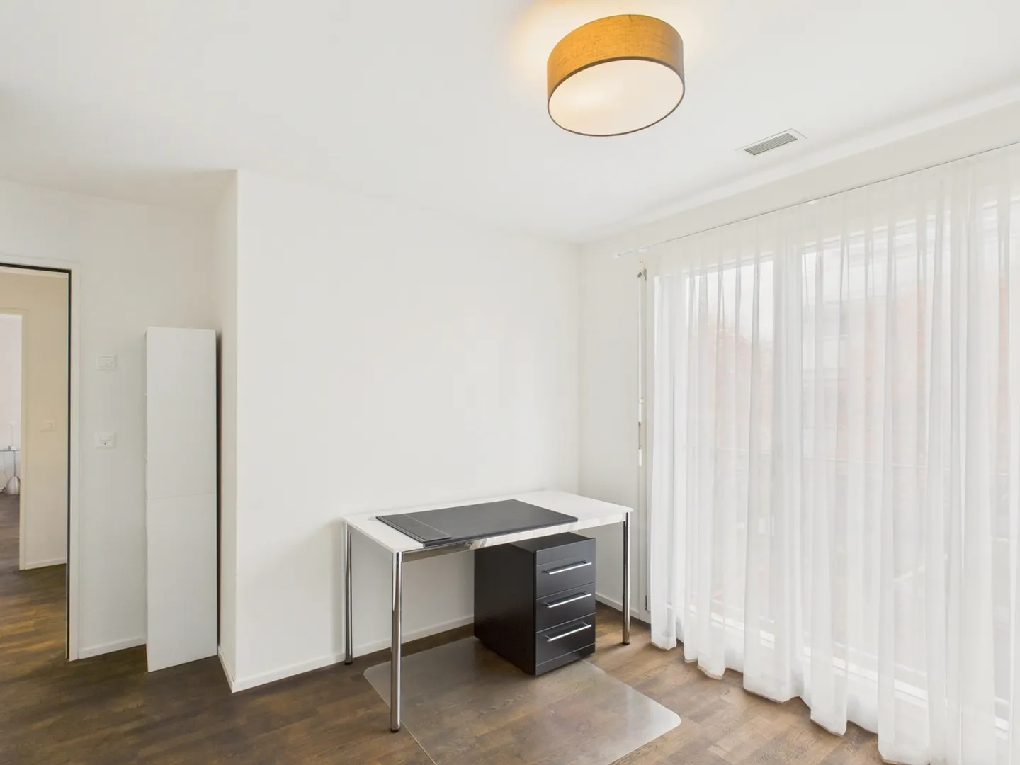 Ampio appartamento di 5,5 locali con terrazza a Ebmatingen, Canton Zurigo - Foto 7 di 13