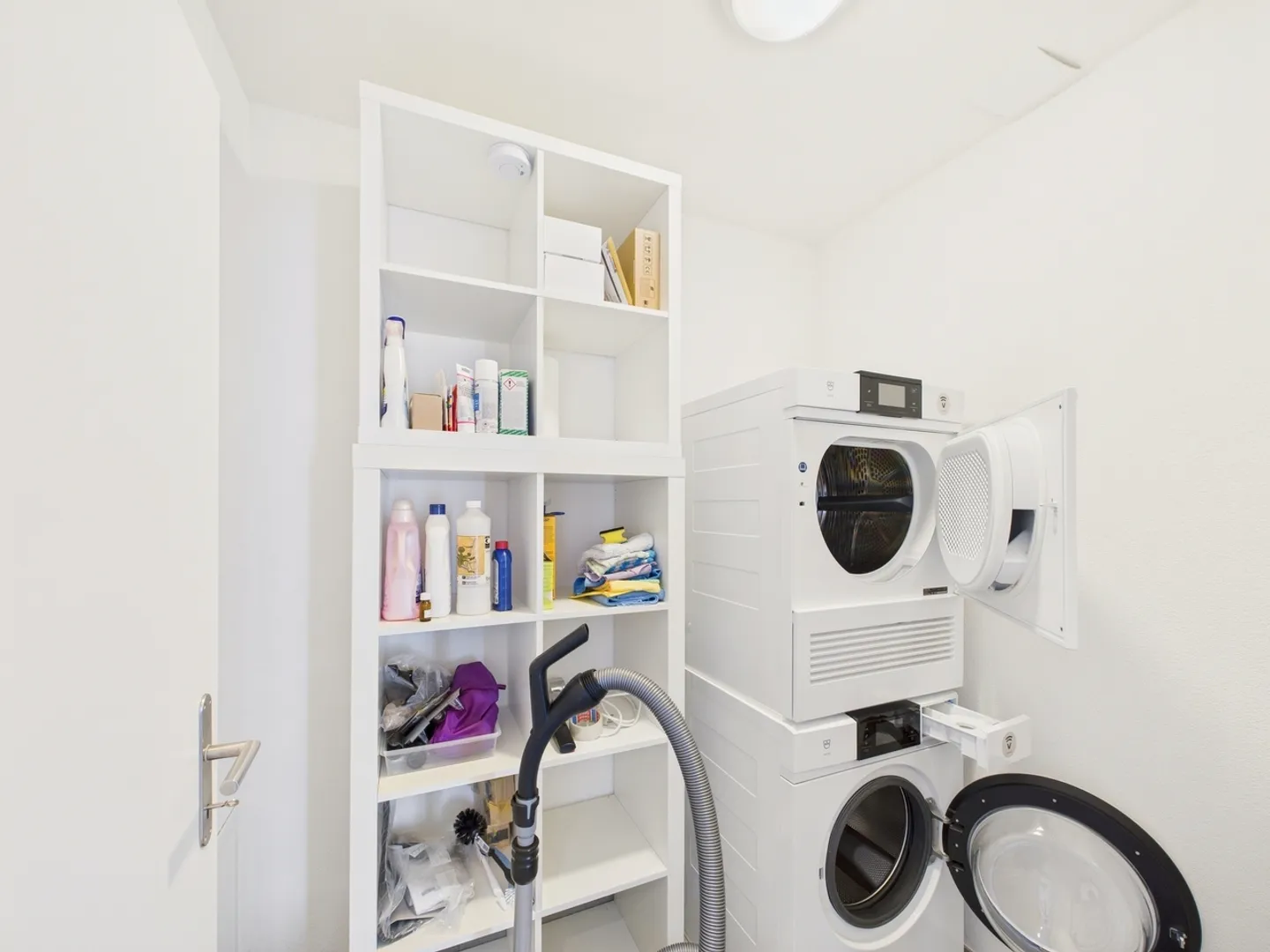 Ampio appartamento di 5,5 locali con terrazza a Ebmatingen, Canton Zurigo - Foto 10 di 13