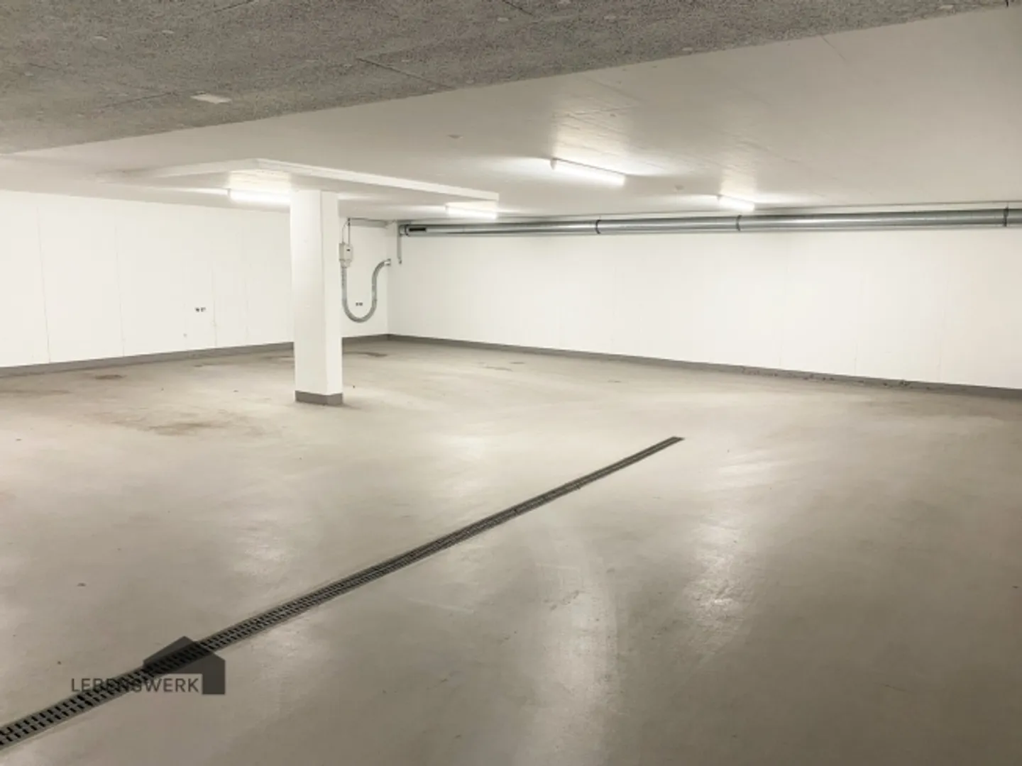 ULTIMI POSTI AUTO IN GARAGE - N. 01 e 10 - Foto 4 di 8
