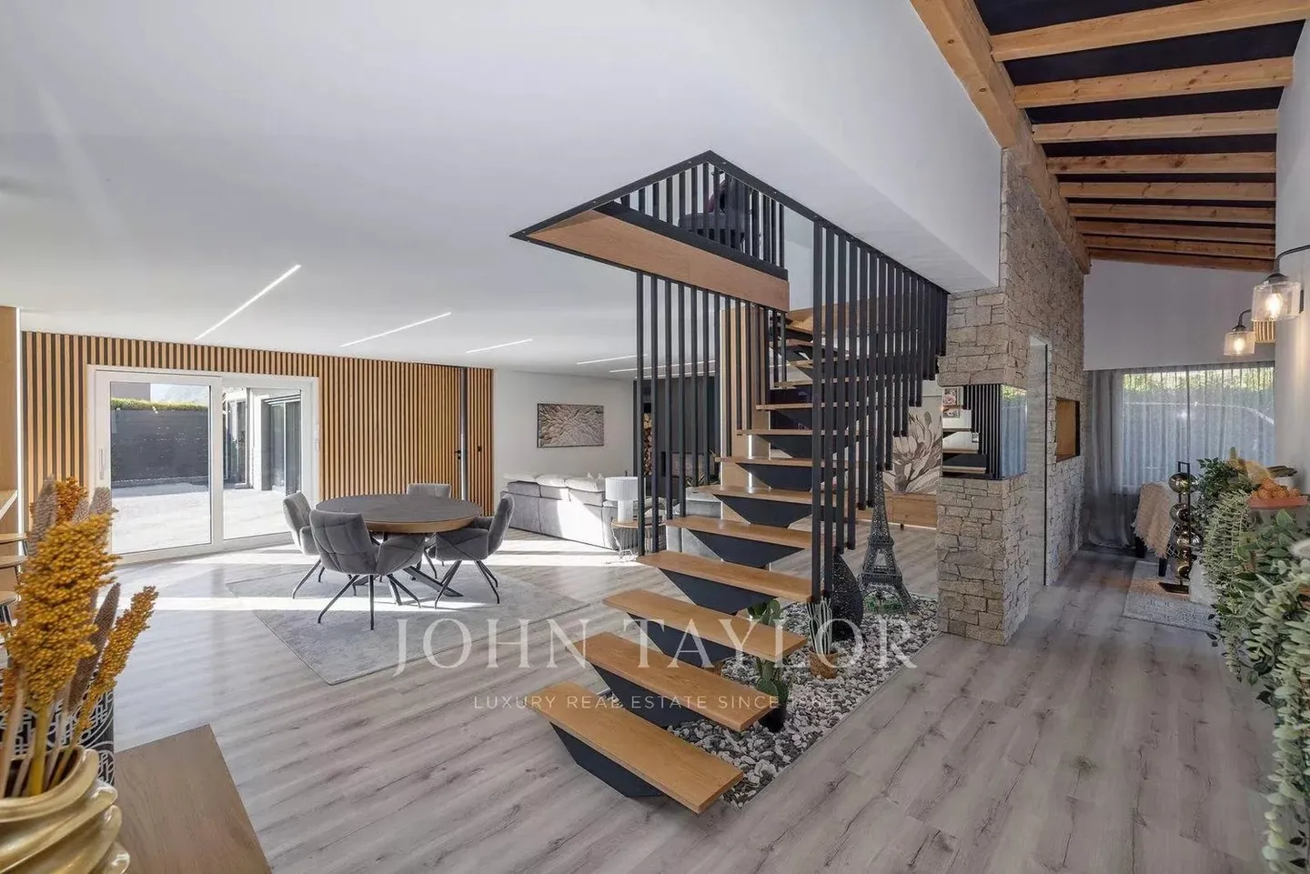 Saillon révèle une villa hors du commun - Photo 3 sur 11