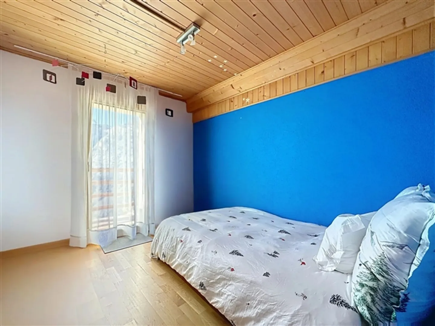 Panoramic view of Mont Blanc and Cime de l'Est - Photo 14 of 20