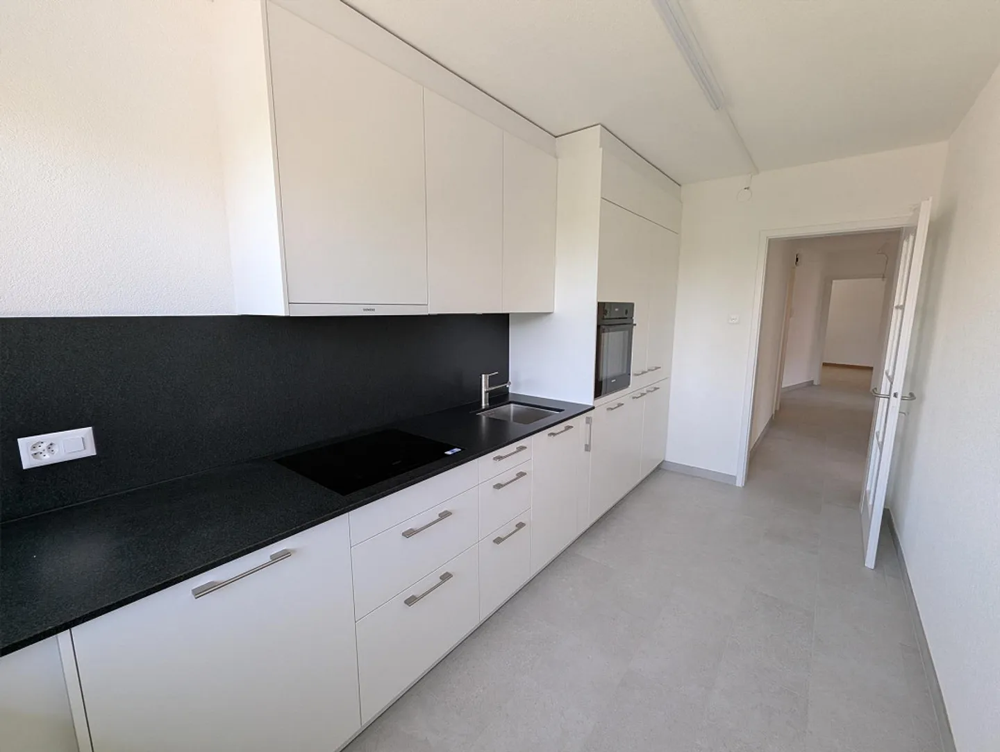 Bright 4-room apartment near Kannenfeldpark and Westfeld district - Photo 2 of 14