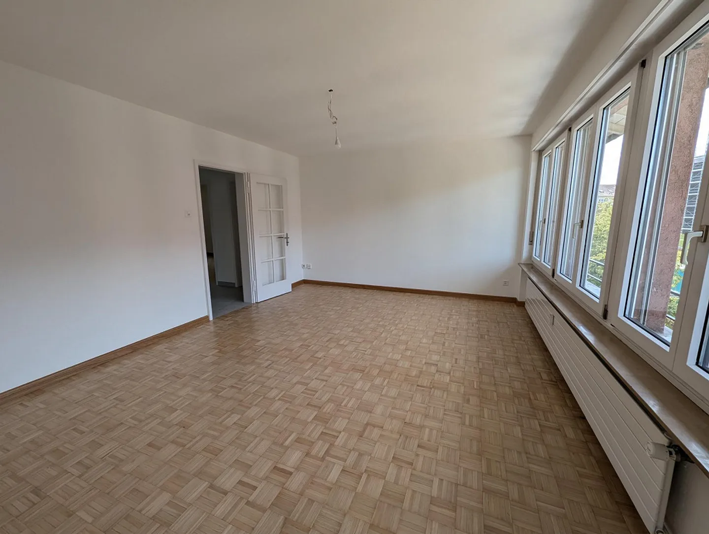 Bright 4-room apartment near Kannenfeldpark and Westfeld district - Photo 4 of 14