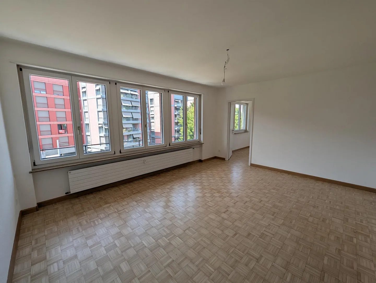 Bright 4-room apartment near Kannenfeldpark and Westfeld district - Photo 5 of 14