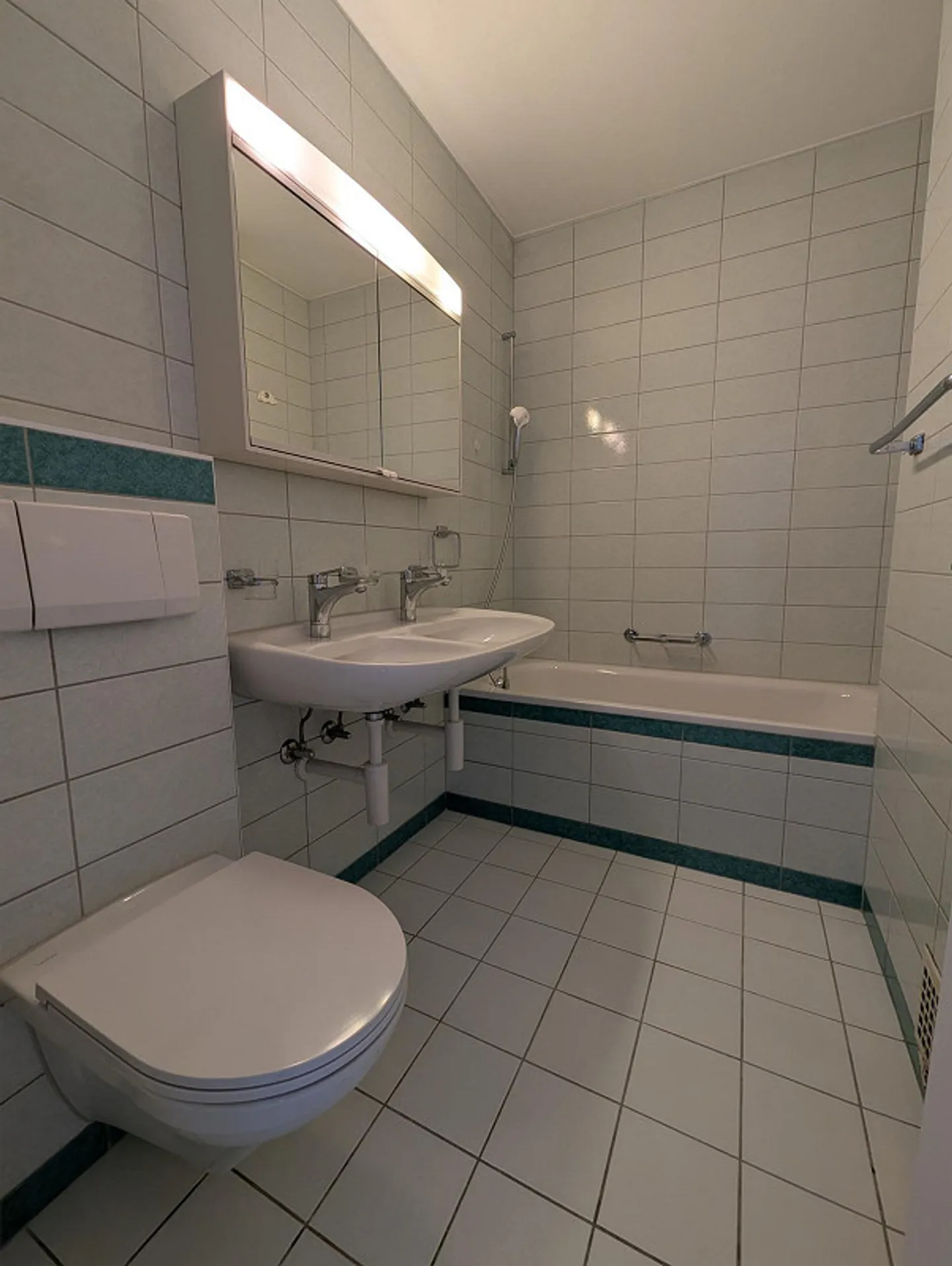 Bright 4-room apartment near Kannenfeldpark and Westfeld district - Photo 12 of 14