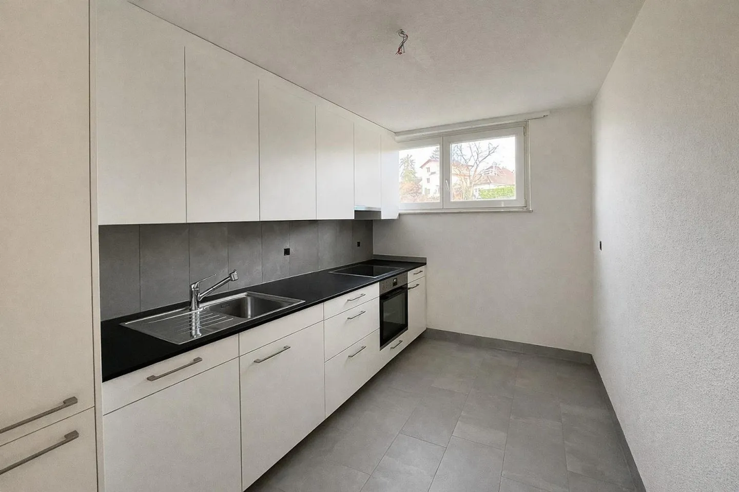 Appartement 3 pièces avec cuisine moderne et rénovée à Arlesheim - Photo 2 sur 9
