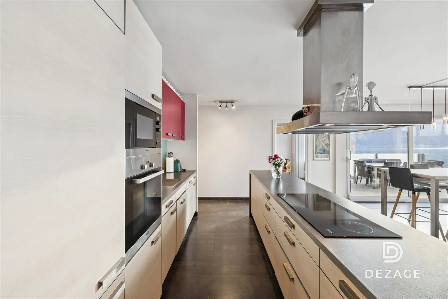 Magnifique attique moderne avec vue fantastique sur les montagnes et le lac - Photo 5 sur 11