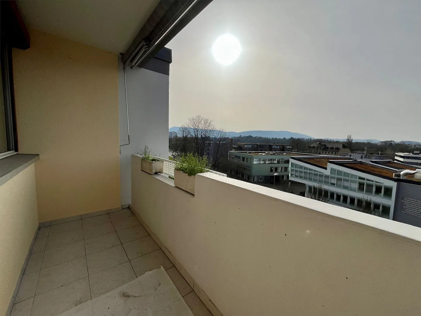 Appartement 3 pièces avec cuisine moderne et rénovée à Arlesheim - Photo 8 sur 9