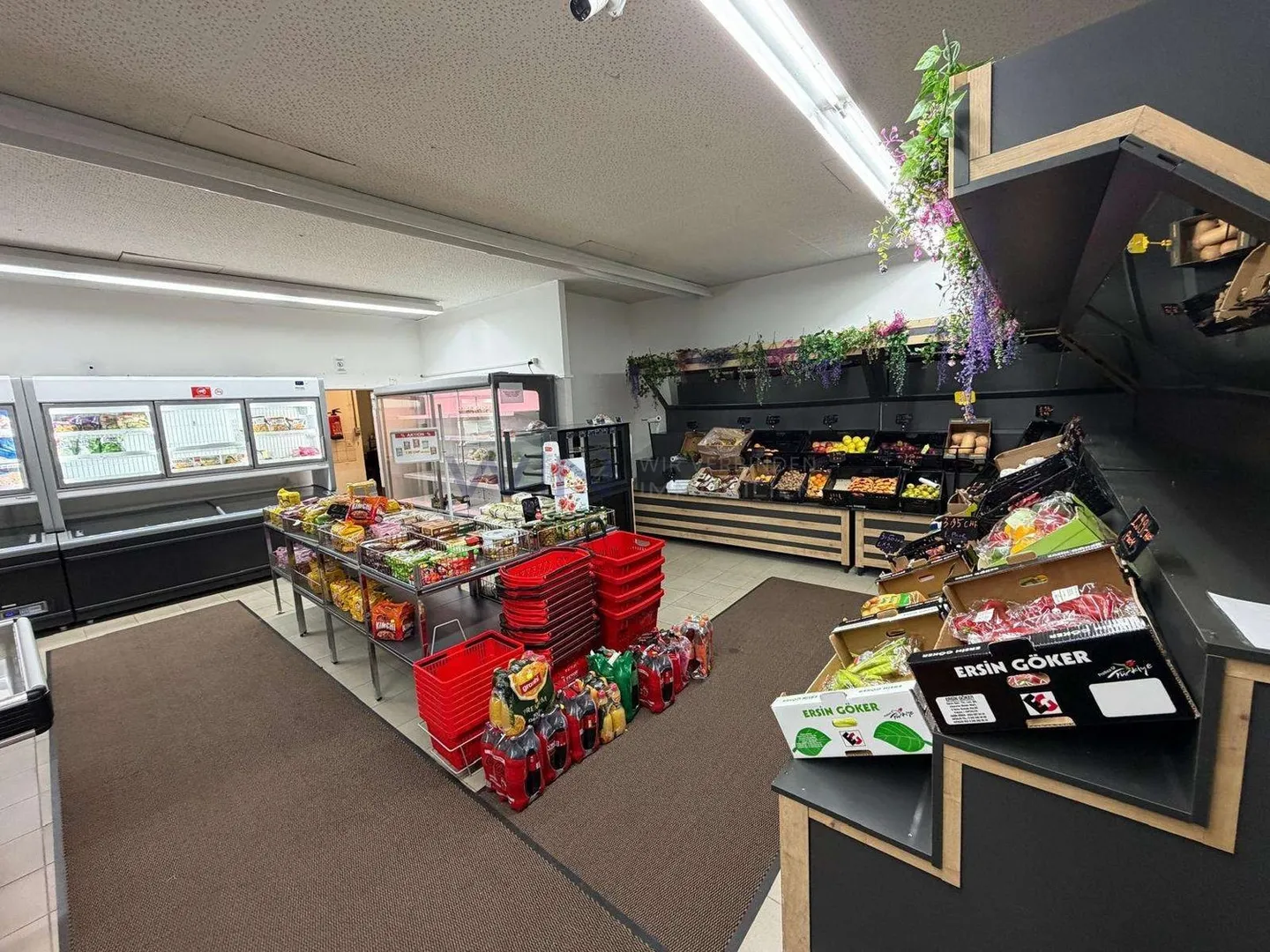 Ready-to-go neighborhood store with inventory? Best location for sustainable revenue - Photo 7 of 9