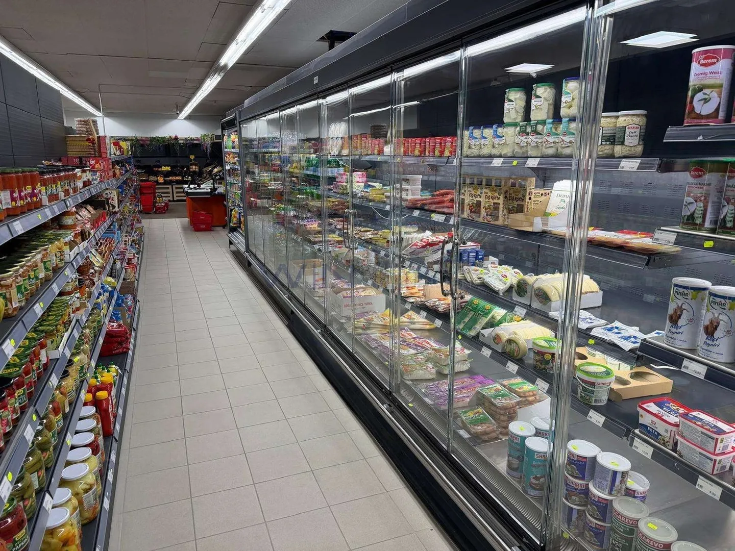 Ready-to-go neighborhood store with inventory? Best location for sustainable revenue - Photo 3 of 9