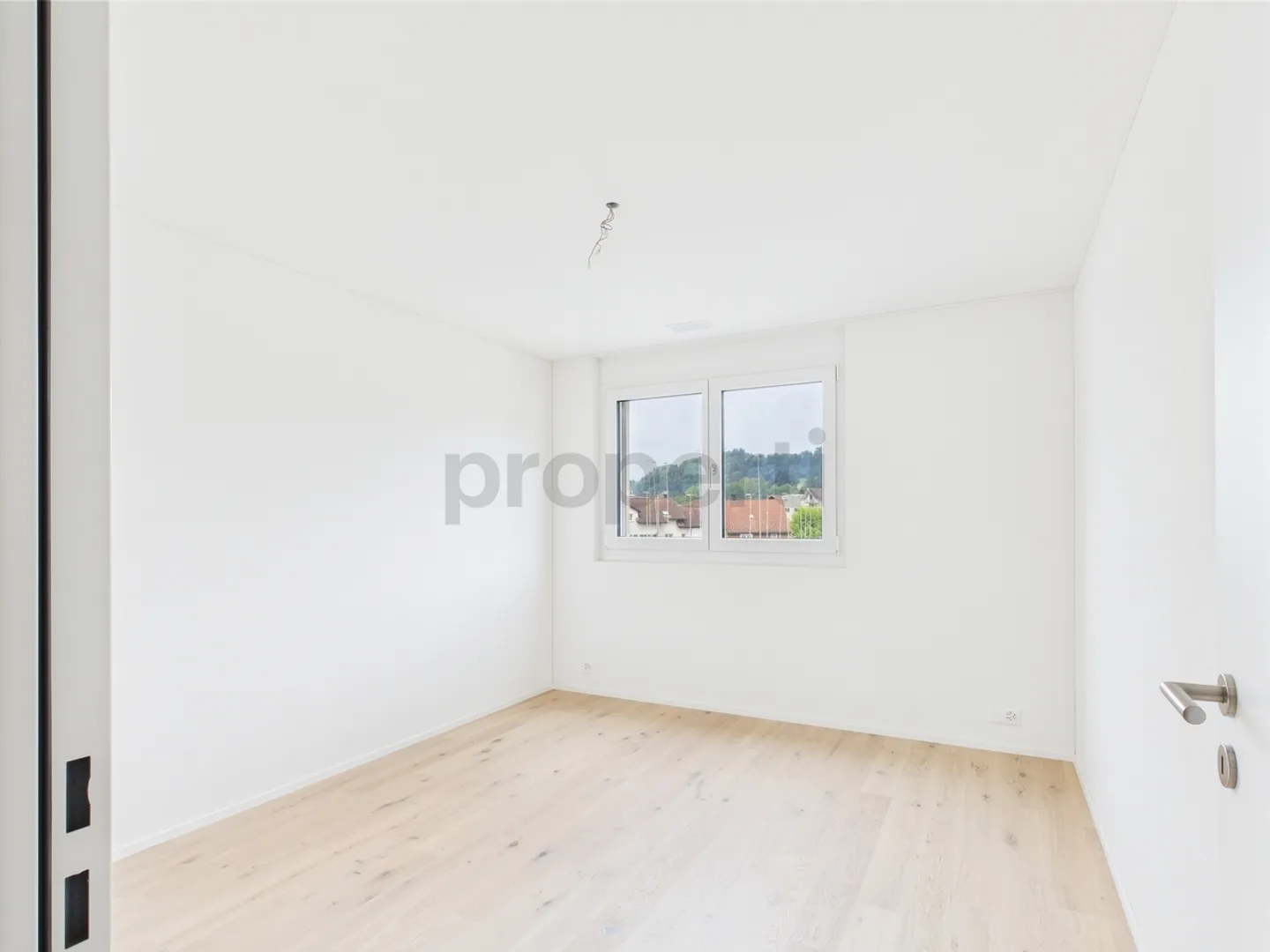 Moderne 4.5-Zimmer-Wohnung im familienfreundlichen Quartier in Gommiswald - Foto 5 von 13