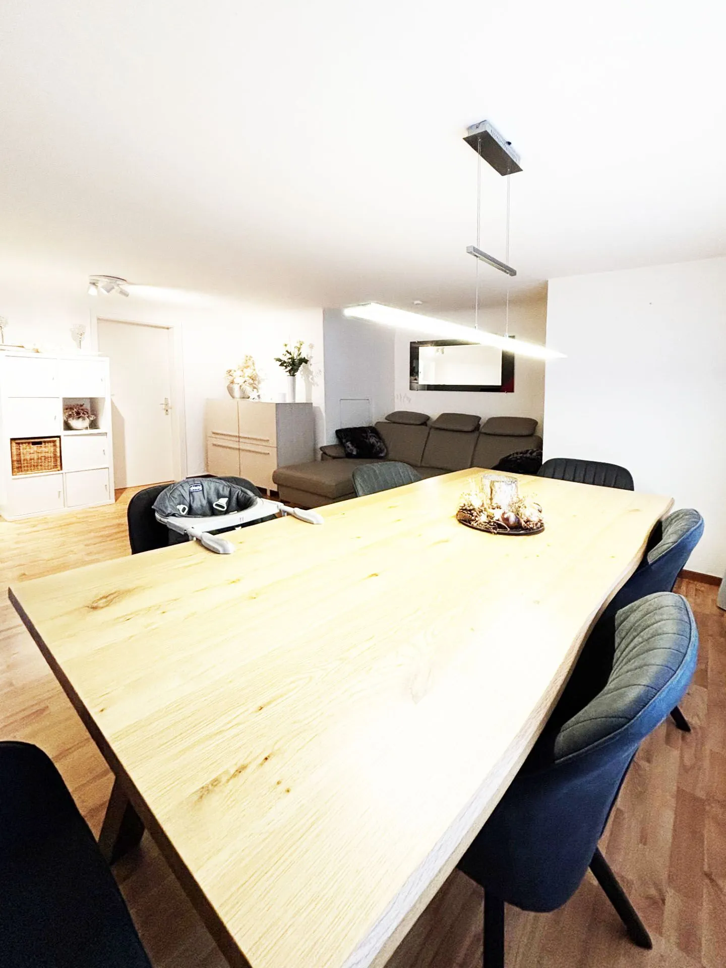 Renovated and spacious 3½ room apartment with separate house access in a 3-family house - Photo 6 of 7