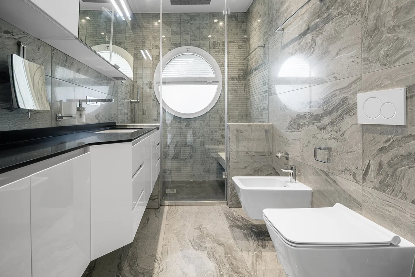 Maison jumelée exclusive qui s'intègre parfaitement dans la structure urbaine. - Photo 4 sur 10