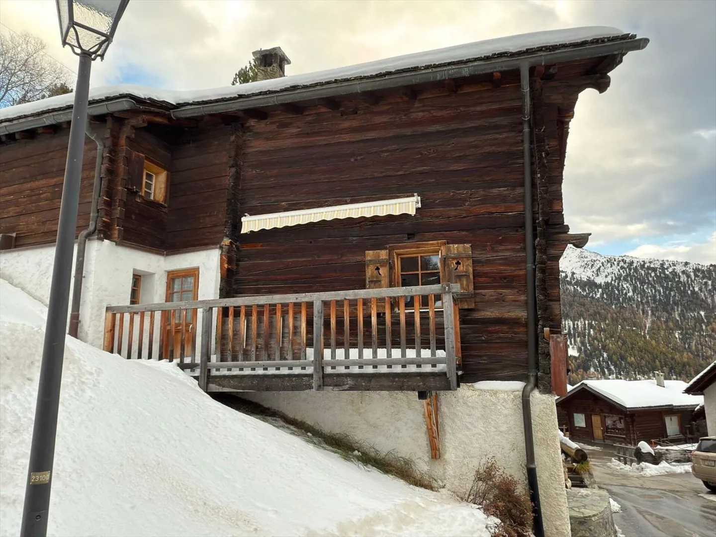 Chalet for sale - Photo 3 of 13