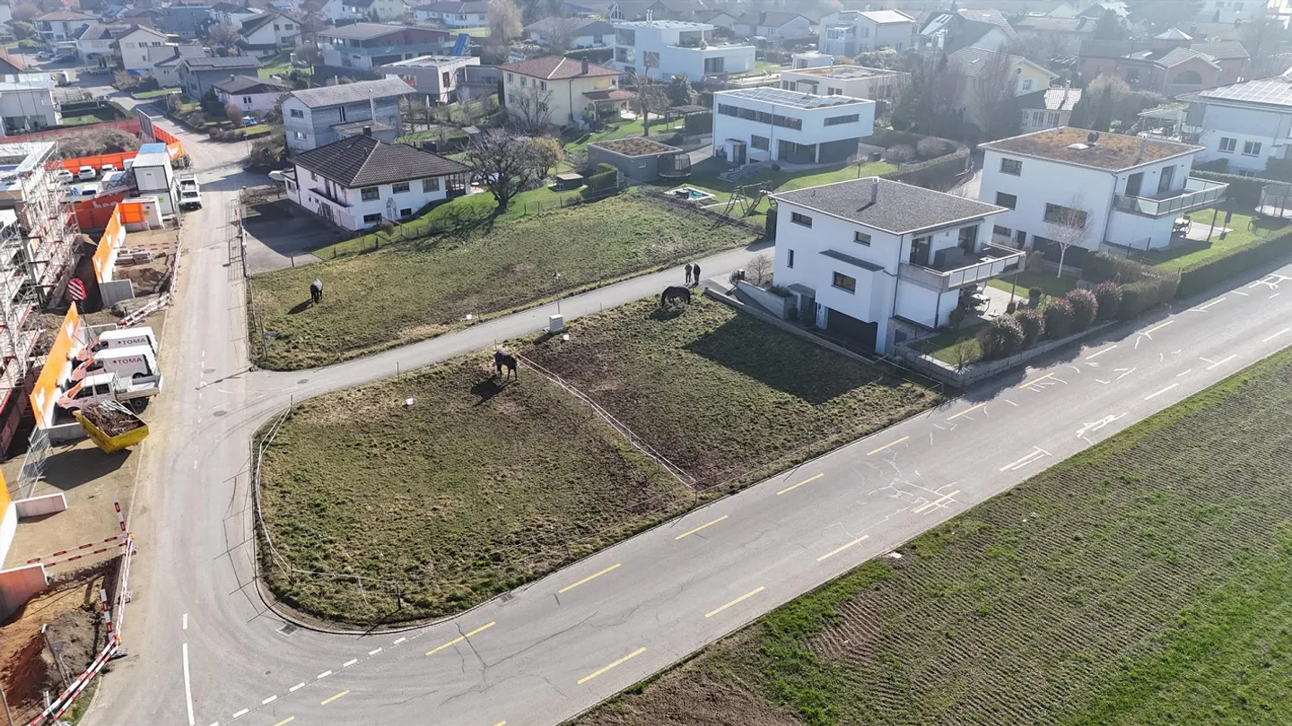 Espace pour votre maison de rêve dans un quartier résidentiel calme - Photo 3 sur 3