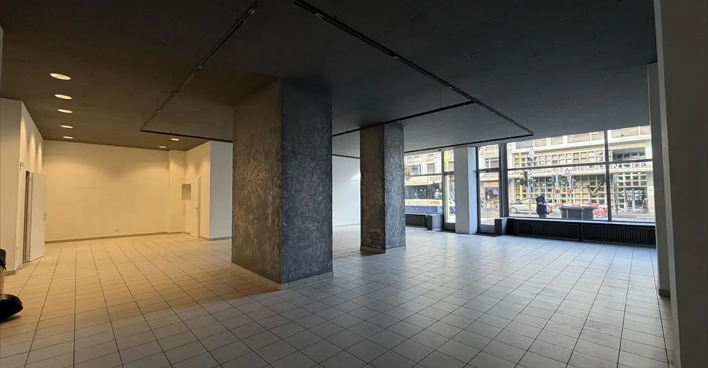 Negozio in affitto - Foto 1 di 6