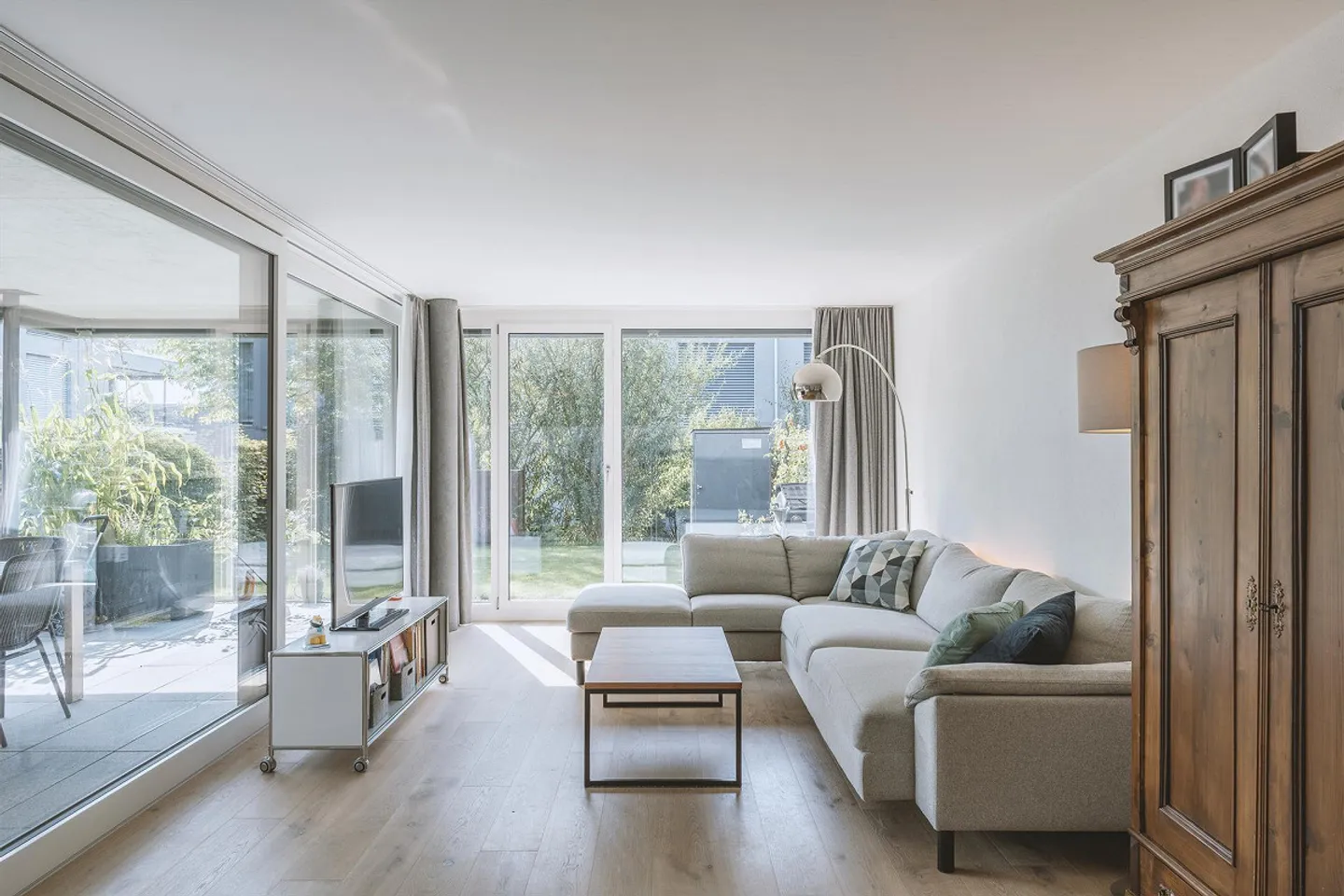 5.5 Room Maisonette Apartment with Additional Atelier Room - Photo 6 of 17