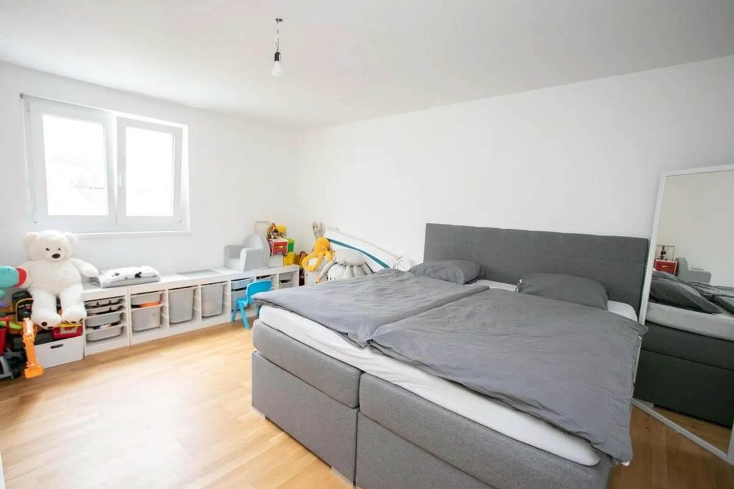 Appartamento moderno con balcone sul verde - Foto 3 di 8