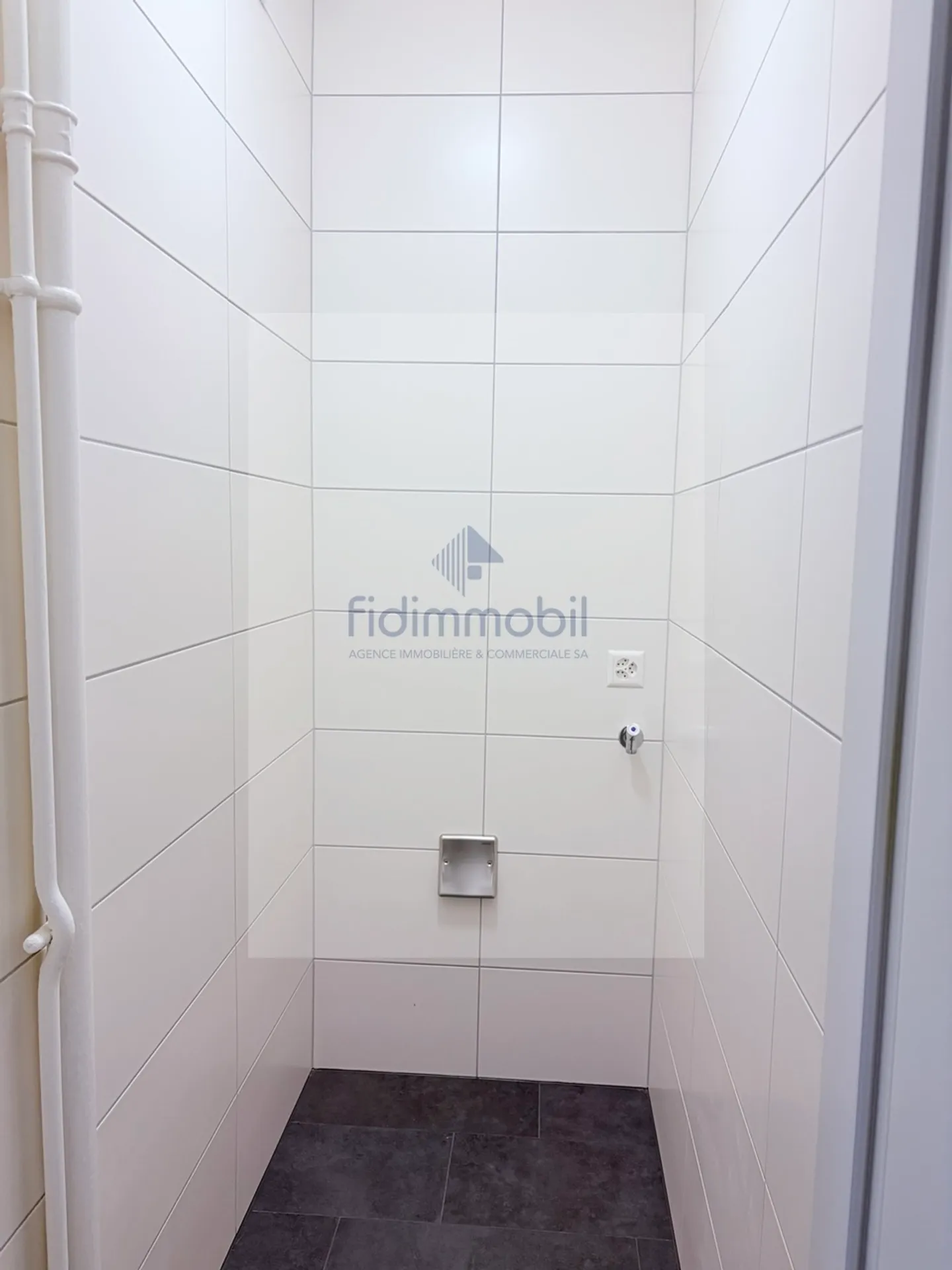 Magnificent 3-room apartment with stunning lake view - Photo 6 of 8