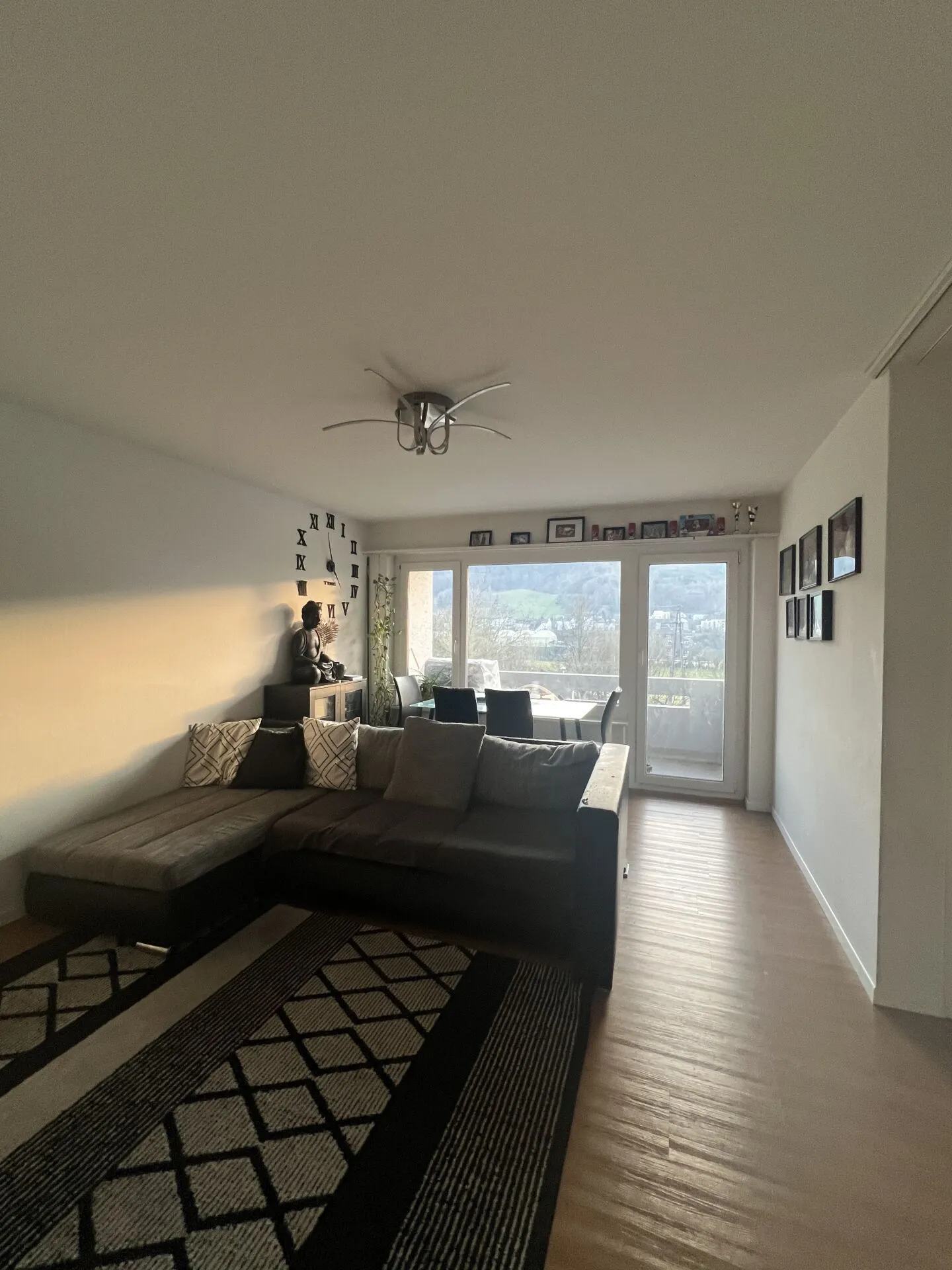 Appartement 4 pièces dans un emplacement calme - Photo 3 sur 9