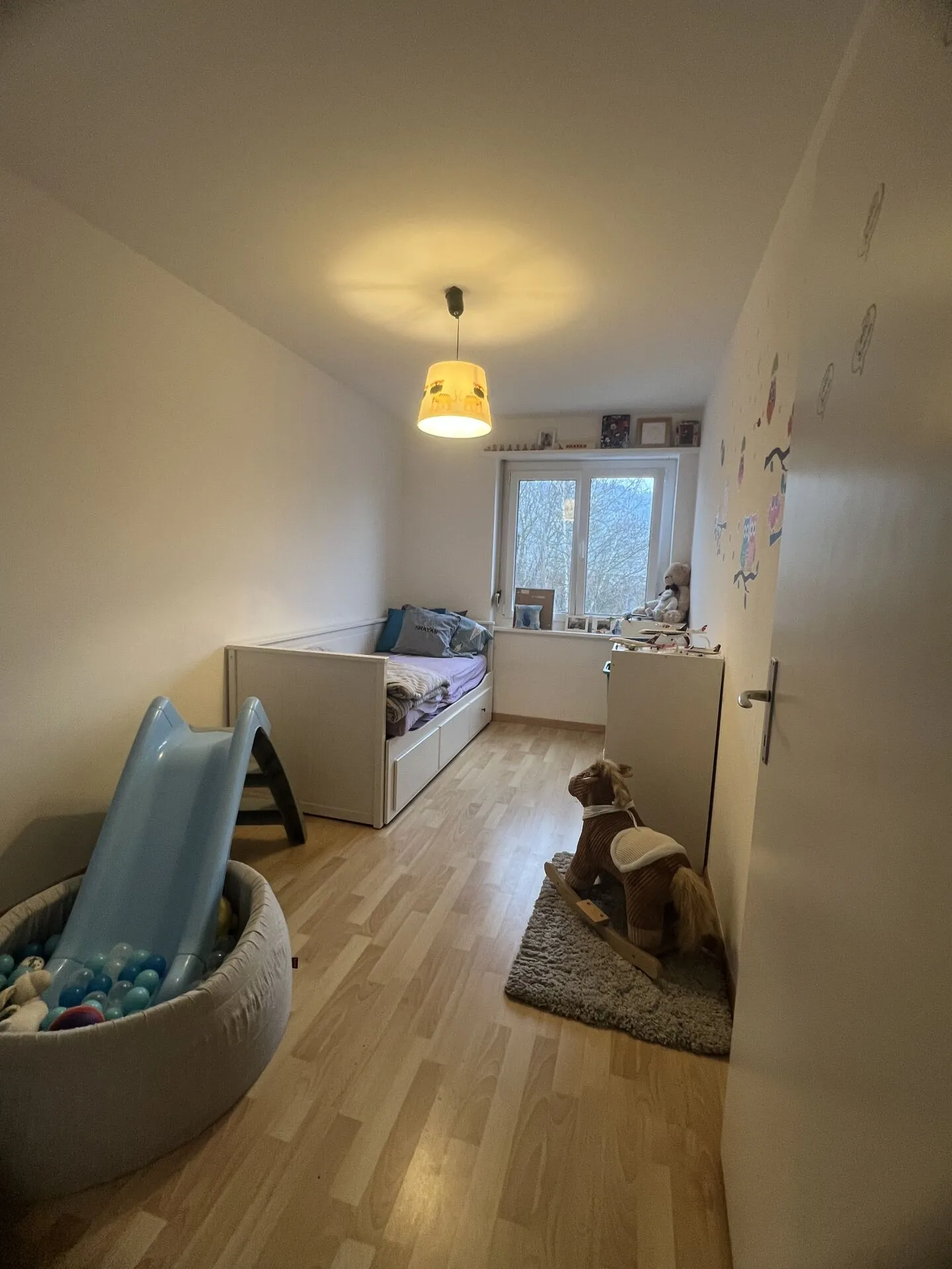 Appartement 4 pièces dans un emplacement calme - Photo 4 sur 9