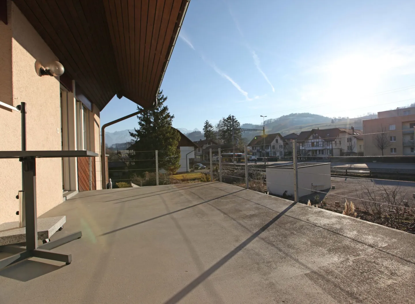 Appartamento luminoso e spazioso di 3,5 stanze con due balconi - Foto 3 di 10