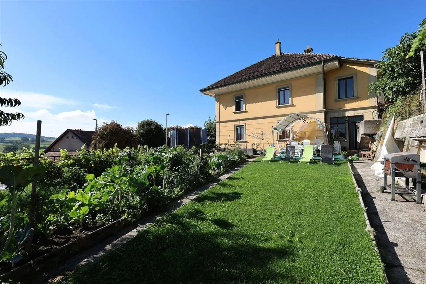 Villa indipendente di 8 stanze a Cressier FR - Foto 1 di 13