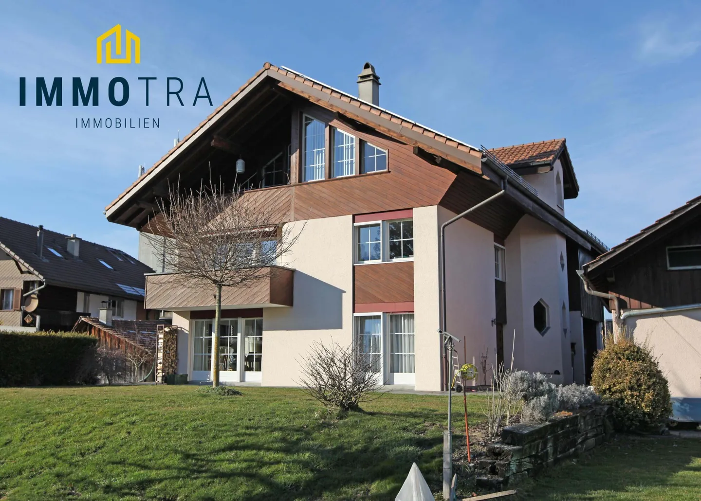 Appartamento luminoso e spazioso di 3,5 stanze con due balconi - Foto 1 di 10