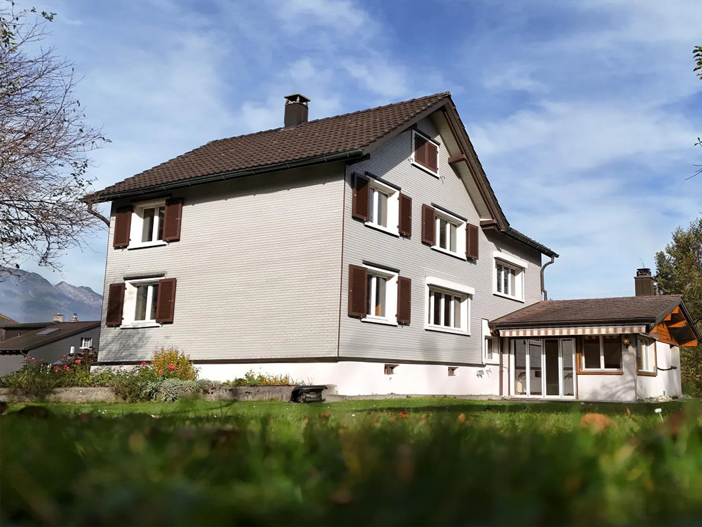 Sonniges, freistehendes Einfamilienhaus - Foto 2 von 11