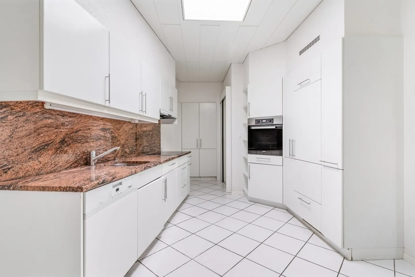 Treat yourself to accommodation in the city center! - Photo 6 of 11