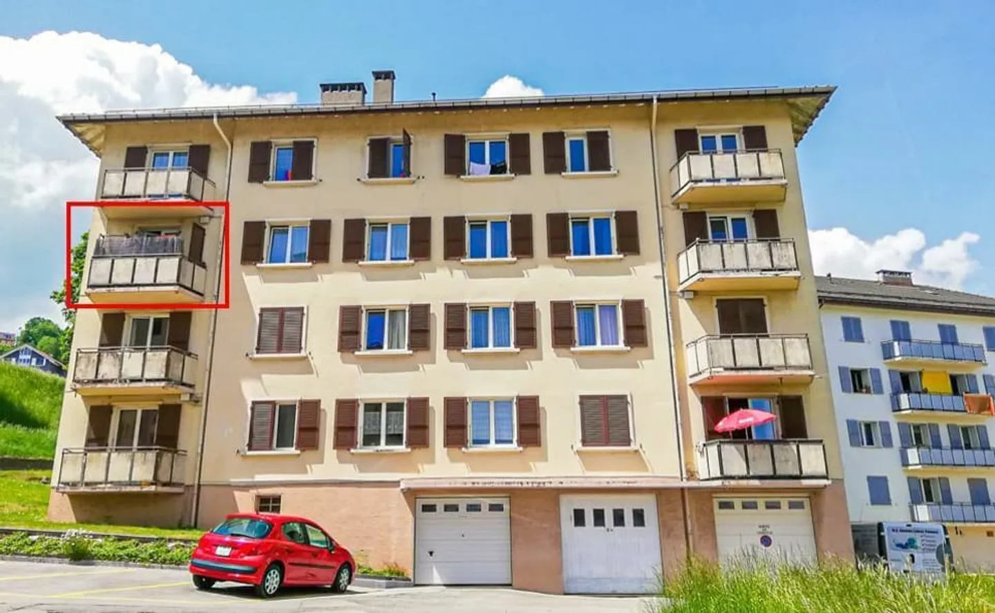 3.5-room apartment on the 2nd floor with balcony - Photo 1 of 8