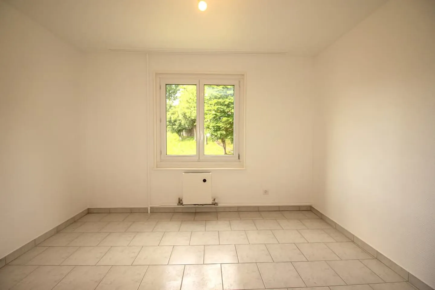3.5-room apartment on the 2nd floor with balcony - Photo 5 of 8