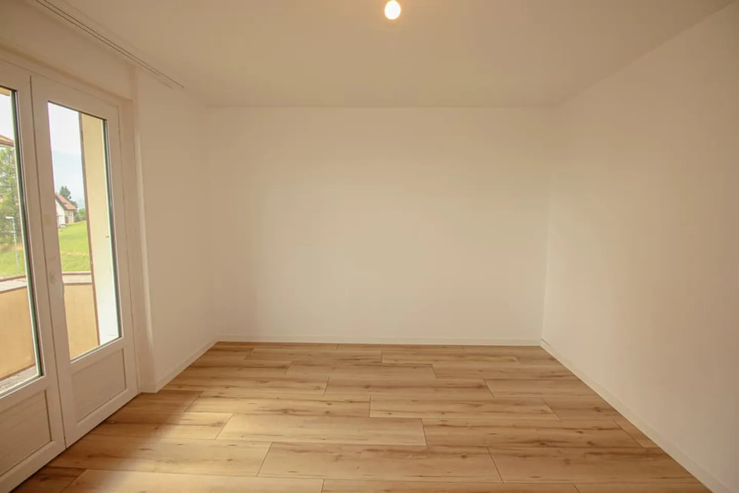 3.5-room apartment on the 2nd floor with balcony - Photo 6 of 8