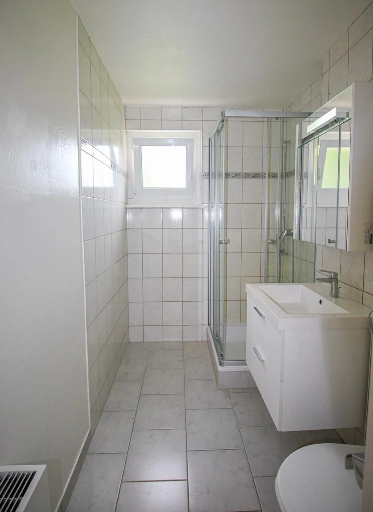 3.5-room apartment on the 2nd floor with balcony - Photo 8 of 8