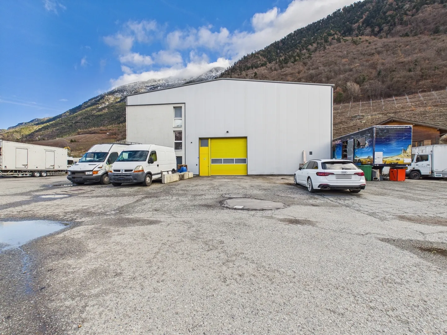 Halle, Mietwohnung & Unternehmen - Komplettpaket - Foto 1 di 6