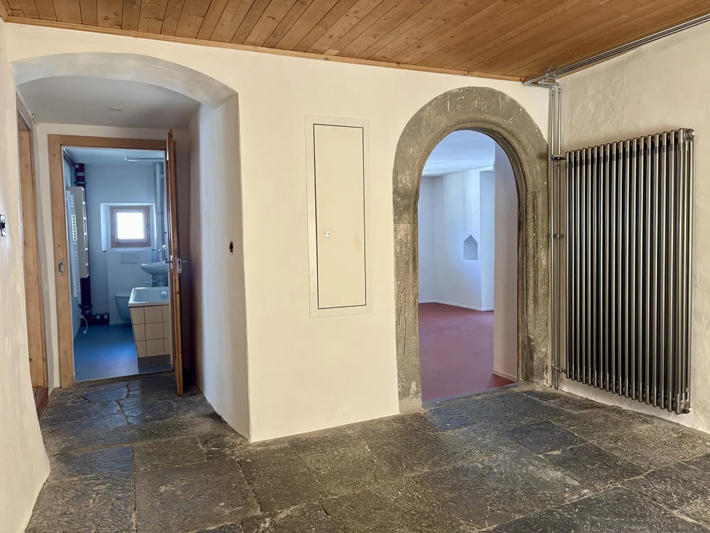 Ampio appartamento di 3,5 stanze in una casa storica a Domleschg - Foto 7 di 16