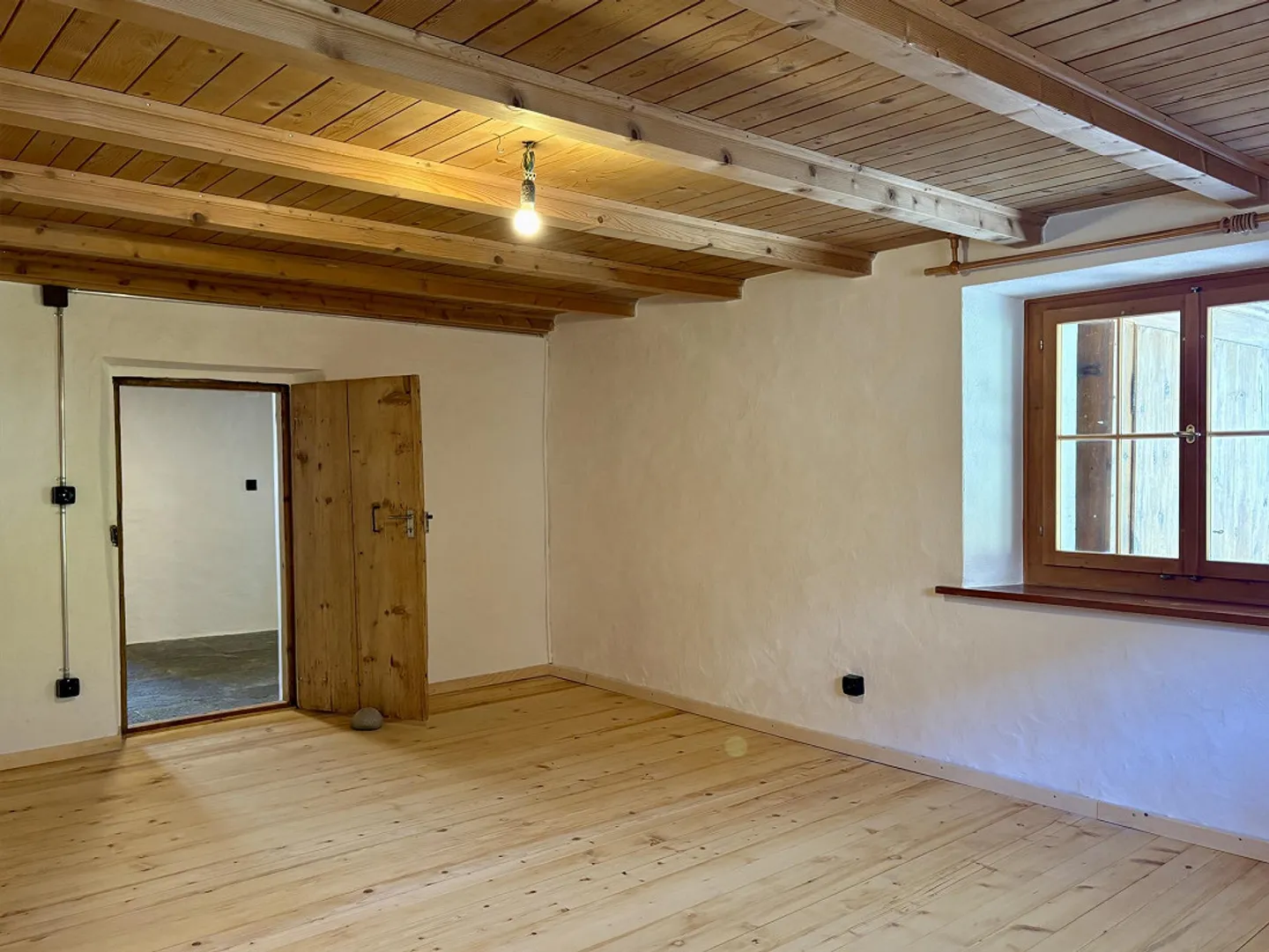 Ampio appartamento di 3,5 stanze in una casa storica a Domleschg - Foto 11 di 16