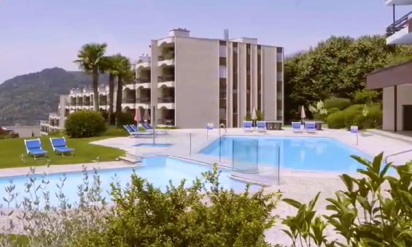 Beautiful 2.5-room apartment with mountain view in Cadro - Photo 1 of 10