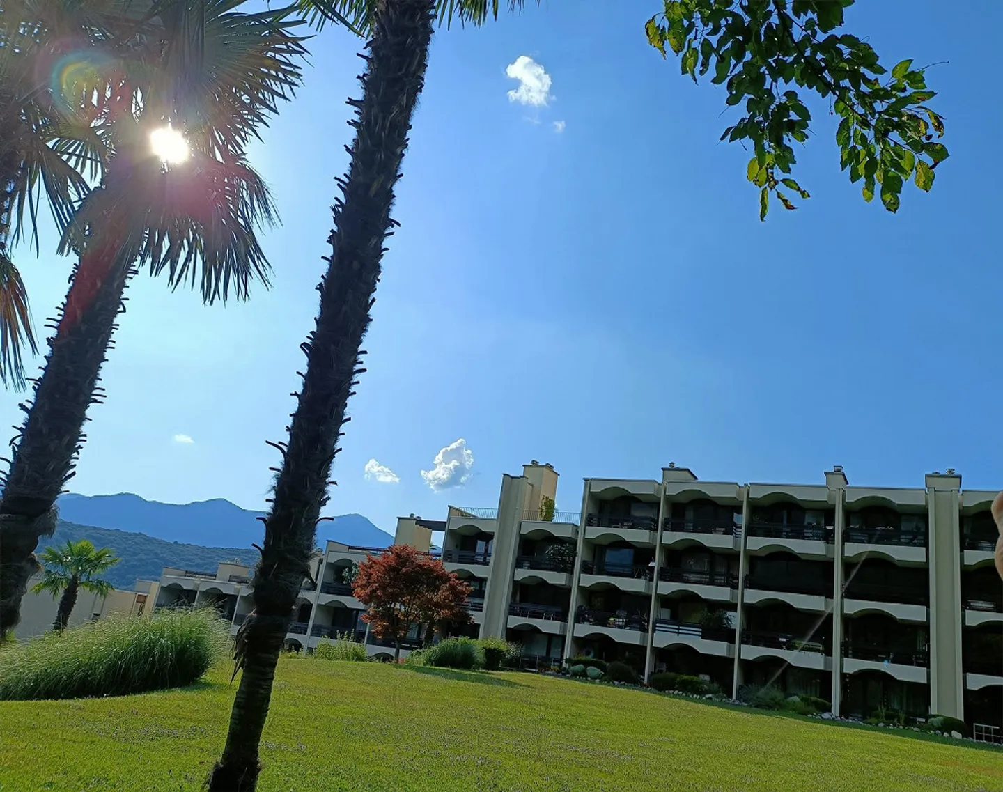 Beautiful 2.5-room apartment with mountain view in Cadro - Photo 2 of 10