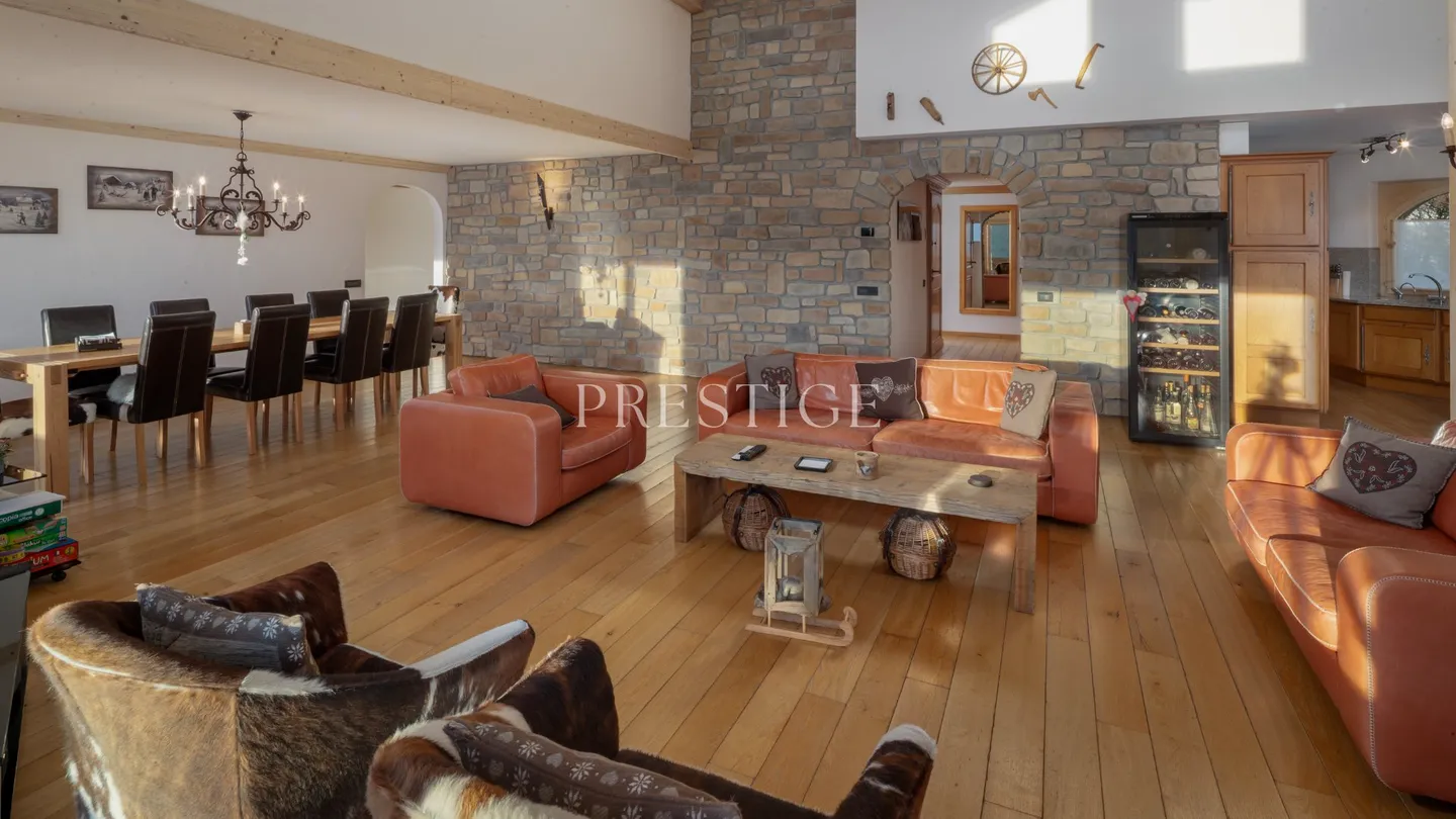 Bellissimo appartamento di 5.5 stanze a pochi passi dal centro di Crans-Montana - Foto 4 di 13