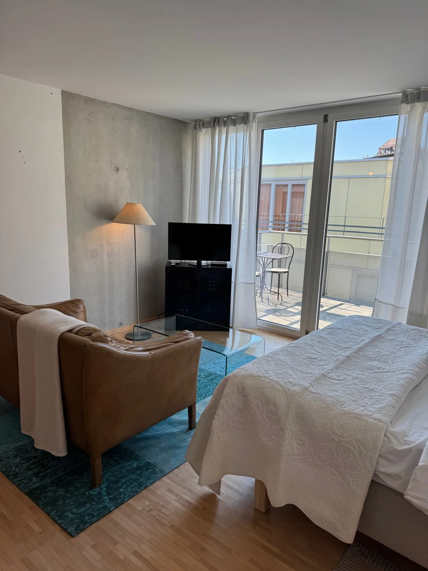 Charming Apartment in Lausanne - Photo 2 of 11