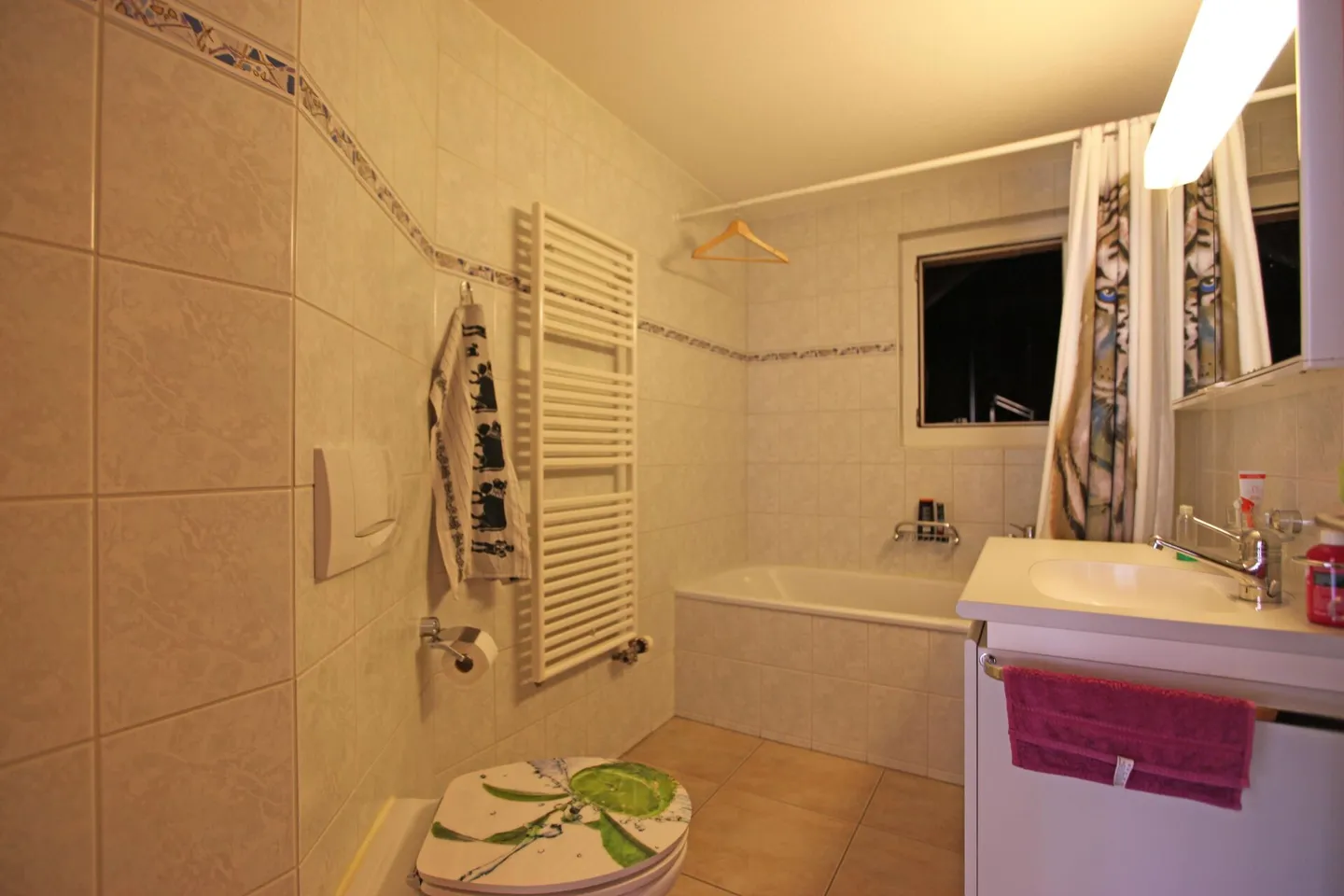 Appartamento luminoso e spazioso di 3,5 stanze con due balconi - Foto 7 di 10