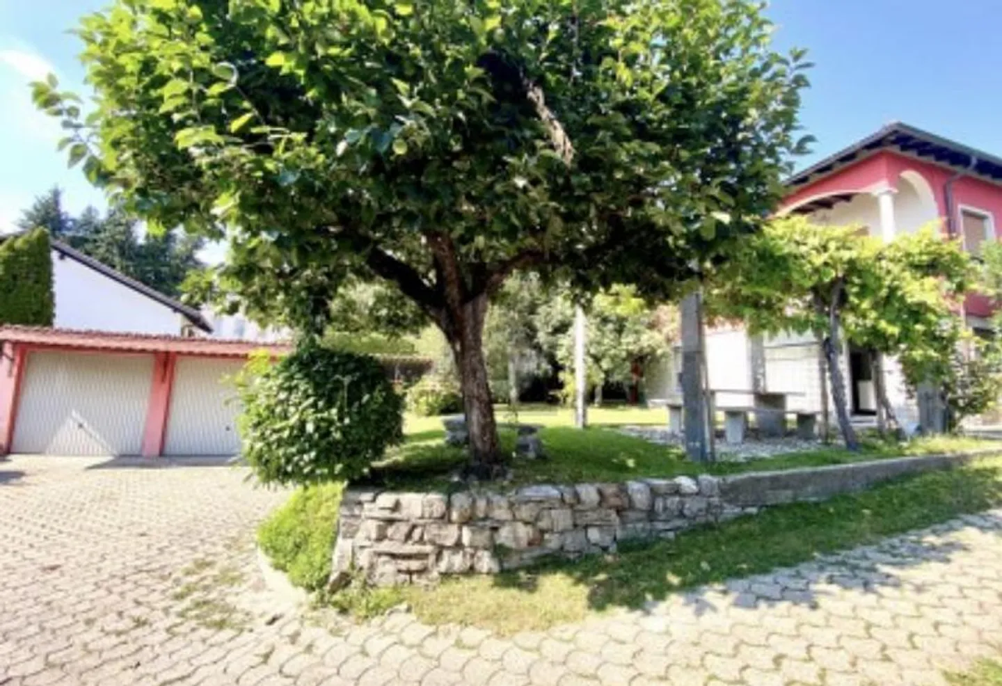 EINFAMILIENHAUS / ZWEIFAMILIENHAUS MIT GARTEN - Foto 5 von 6