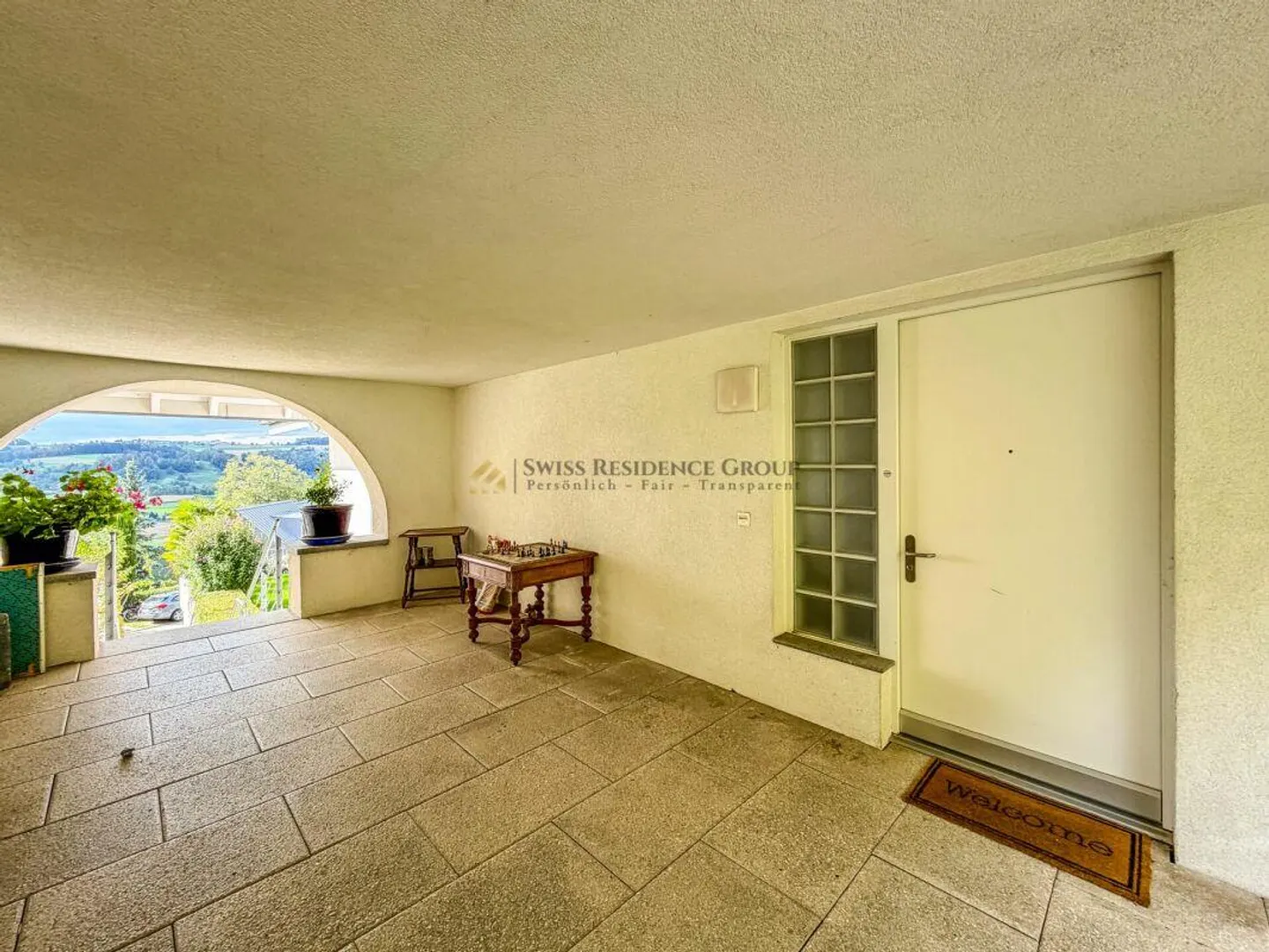 Dreamlike family domicile on the edge of the forest with a view into the greenery - Photo 4 of 20