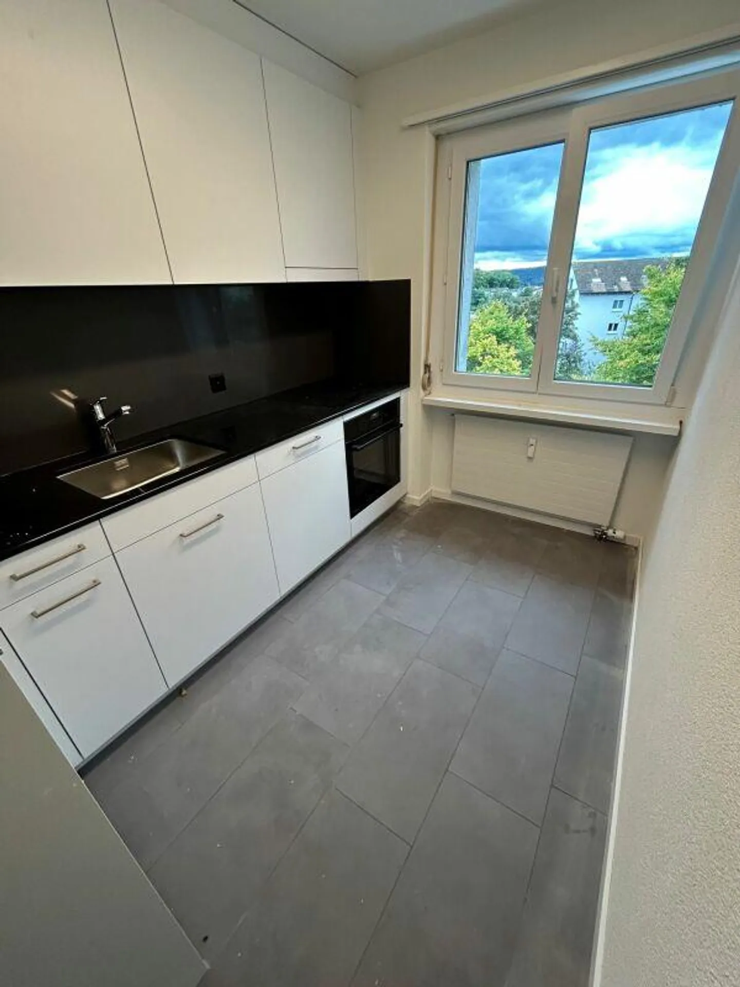 Renovated 3.5-room apartment - Photo 2 of 11