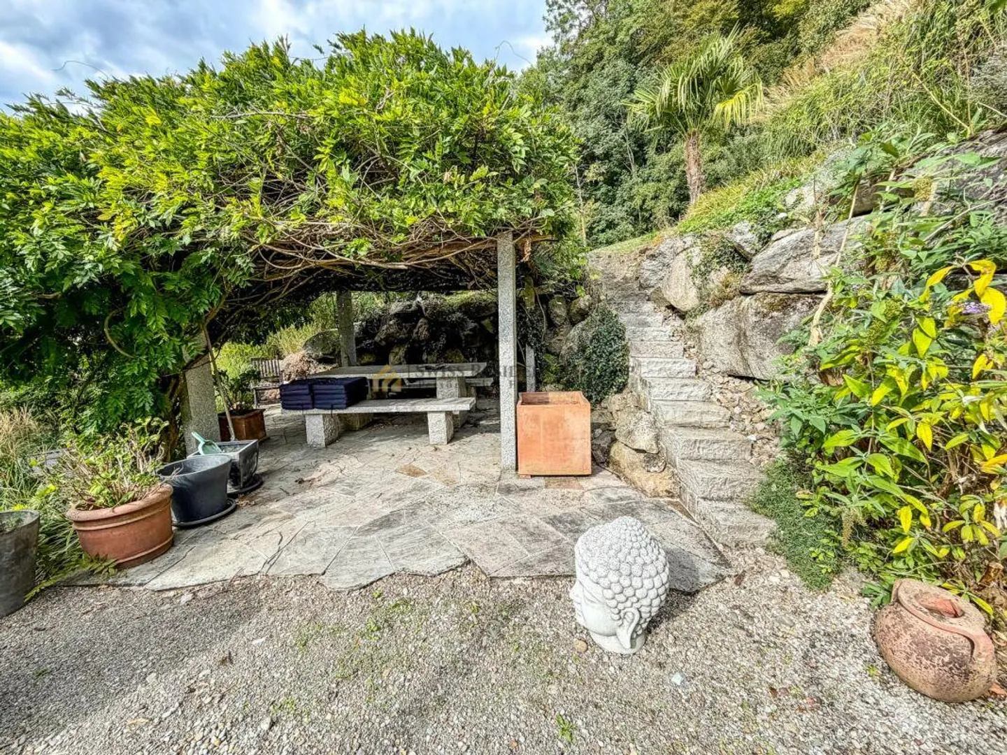 Dreamlike family domicile on the edge of the forest with a view into the greenery - Photo 14 of 20