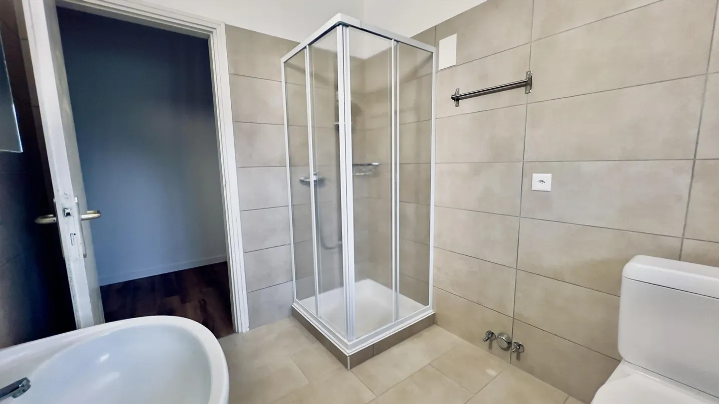 Miete hellen 4.5-Zimmer-Dachboden in Genestrerio renoviert - Foto 5 von 10