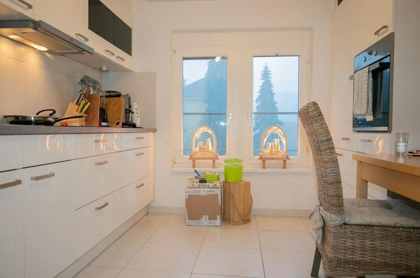 Appartement moderne de 3,5 pièces à louer dans un emplacement central - Photo 1 sur 7