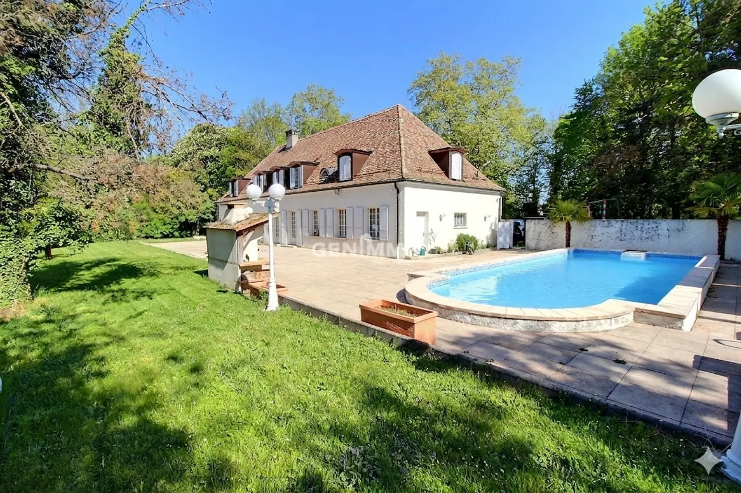 Haus mit 10 Zimmern - Foto 2 von 5