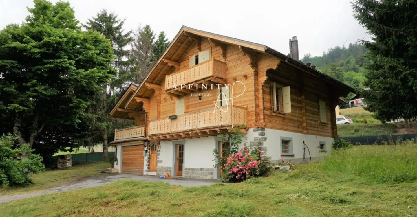 Familienchalet 260 m2 mit einer unabhängigen Wohnung in der Nähe von Crans-Montana - Foto 2 von 7